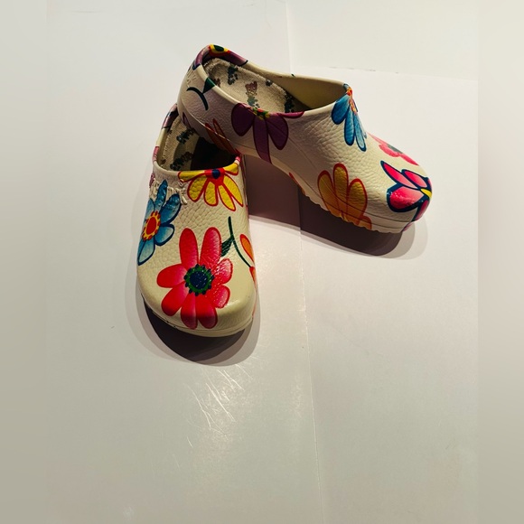 Birkenstock Super Birki Floral Clog - Picture 2 of 11
